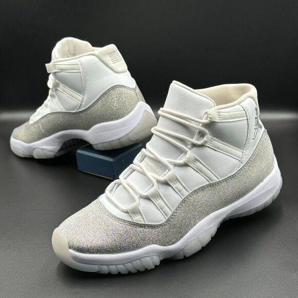 Wmns Air Jordan 11 Retro 'Vast Grey' - Picture 6 of 9